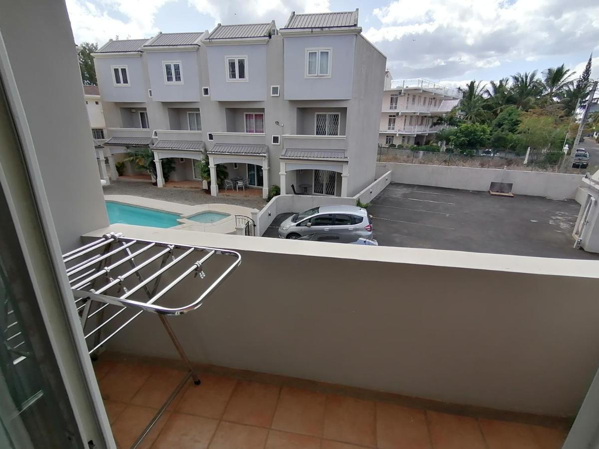 Montagu Apartment Flic en Flac Bagian luar foto